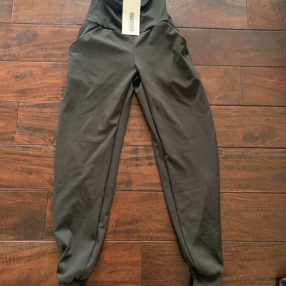 NWT Natalie dance joggers black IC